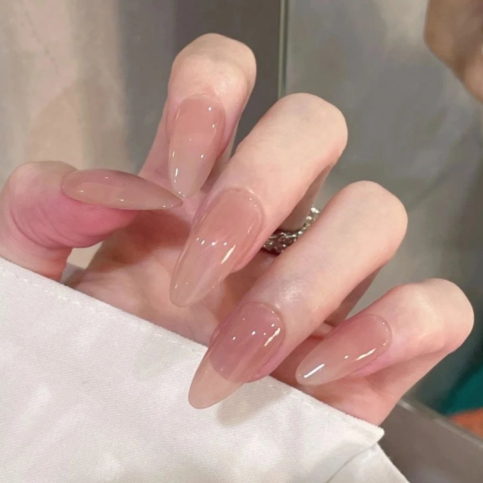 24pcs Vintage Burgundy Fake Nails Medium Length Almond Press On Round Head False Nails Art Decortaion Full Artificial Nail Tips