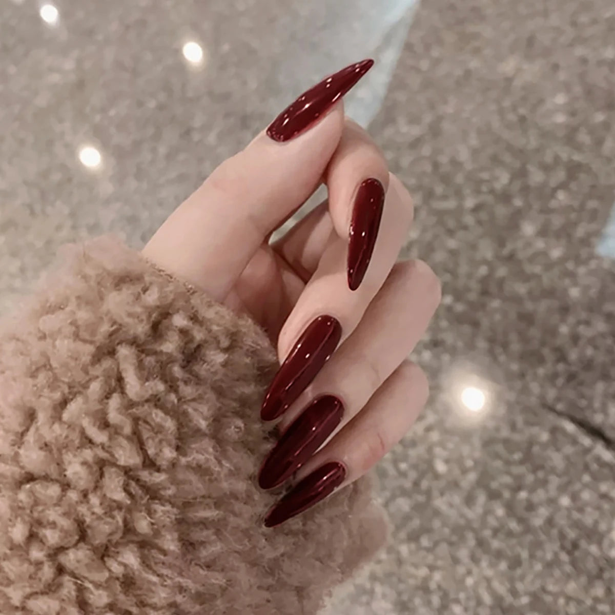 24pcs Vintage Burgundy Fake Nails Medium Length Almond Press On Round Head False Nails Art Decortaion Full Artificial Nail Tips